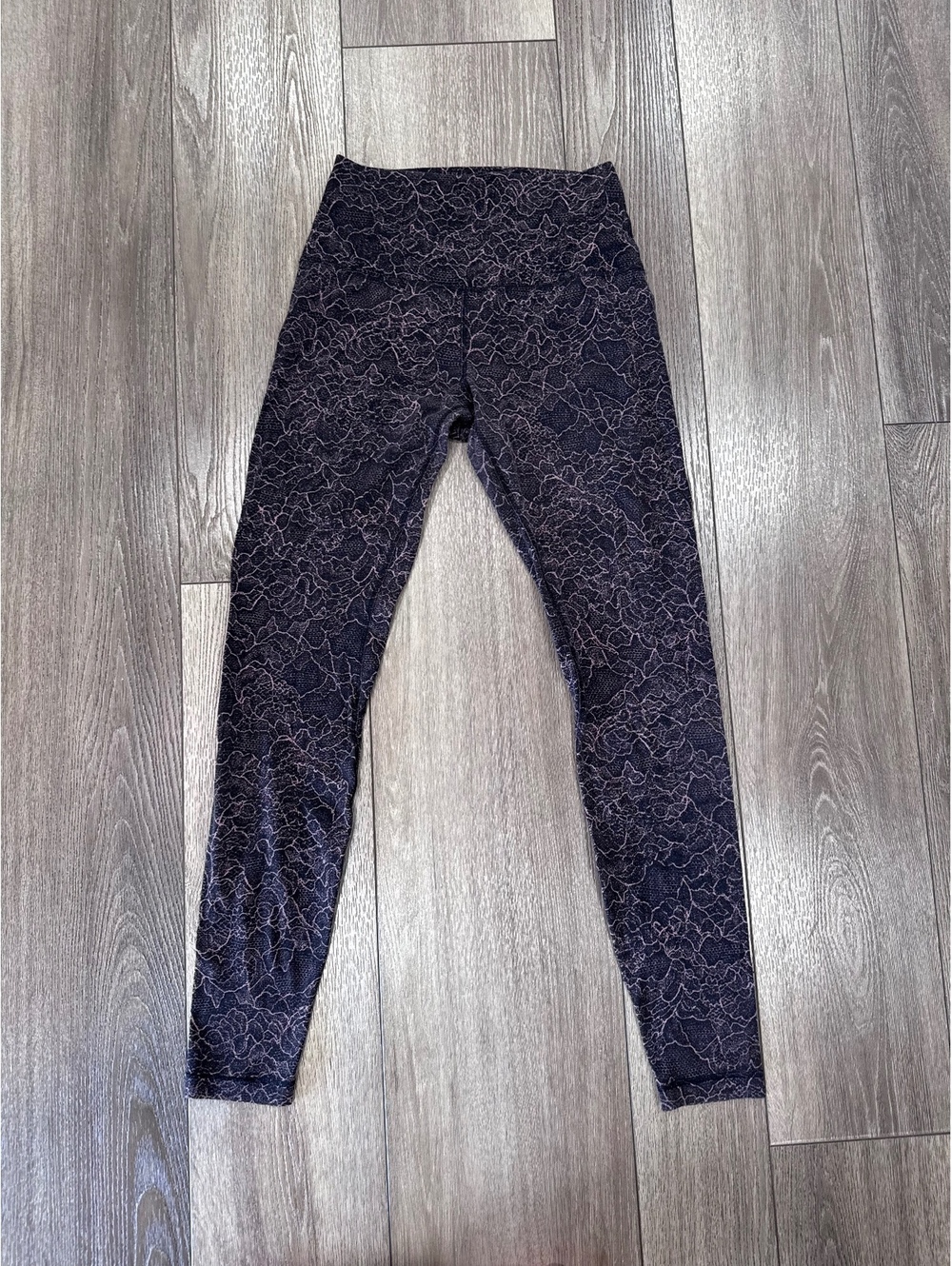 Lululemon Black and Pink Floral Patterned Leggings Size Small